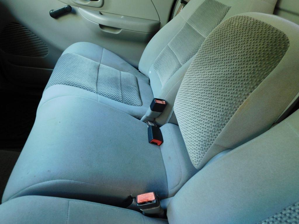 Ford F-150 XL Long Bed 2WD 2002