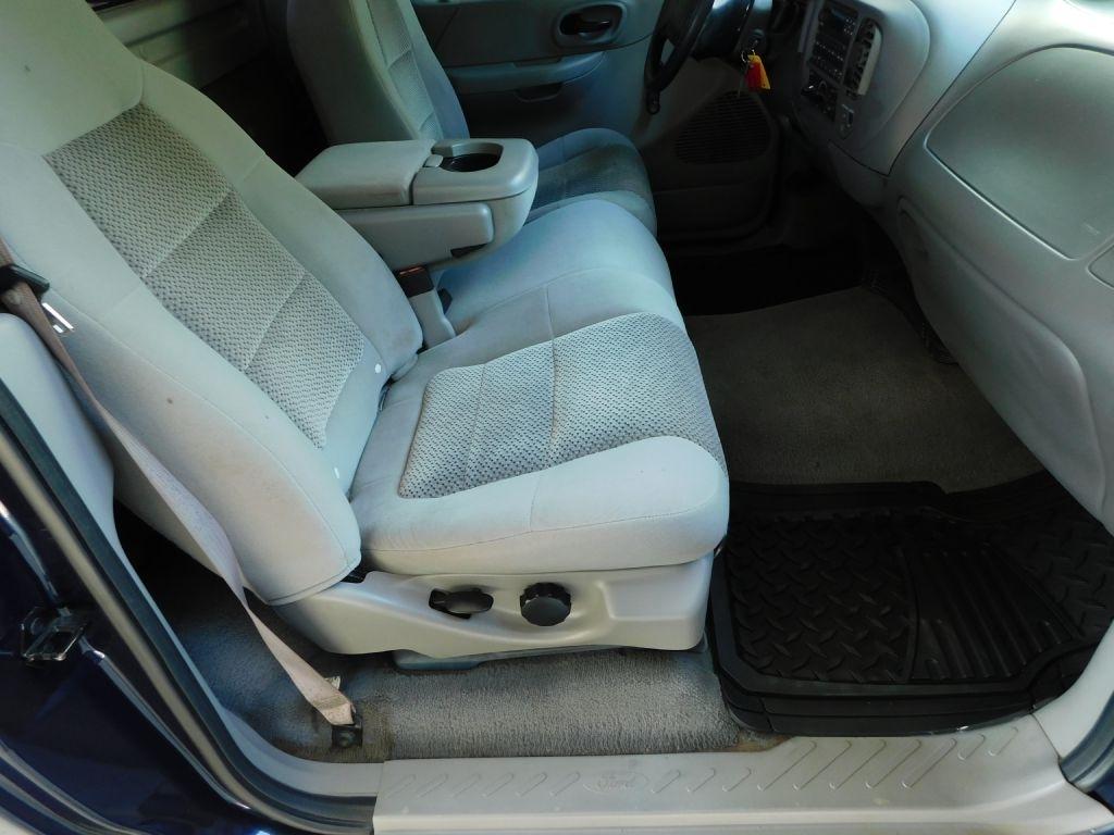 Ford F-150 XL Long Bed 2WD 2002