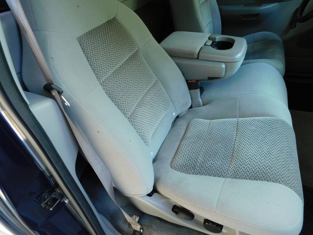Ford F-150 XL Long Bed 2WD 2002