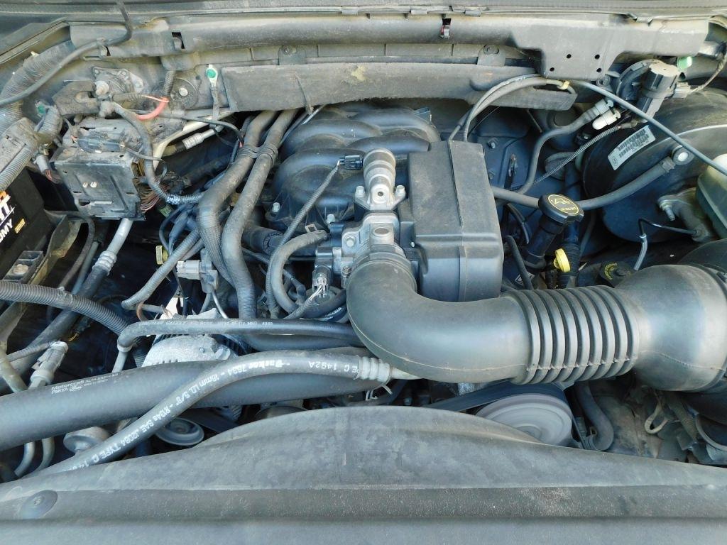 Ford F-150 XL Long Bed 2WD 2002