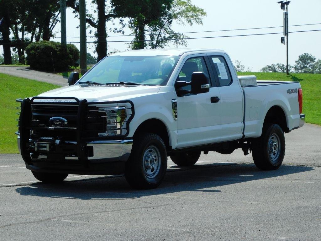 Ford F-350 SD XL SuperCab 4WD 2019