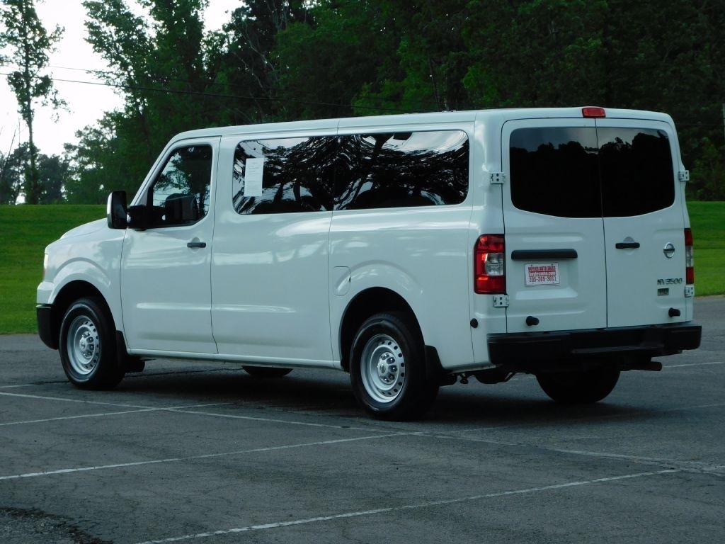Nissan NV Passenger 3500 S V8 2015