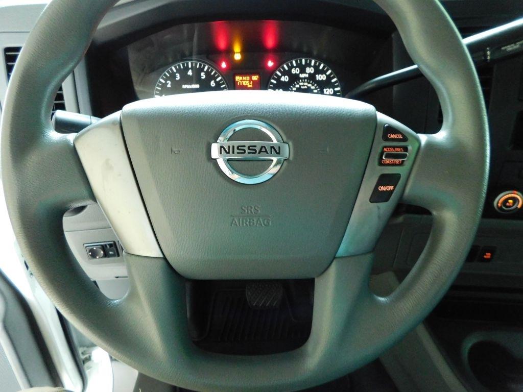 Nissan NV Passenger 3500 S V8 2015