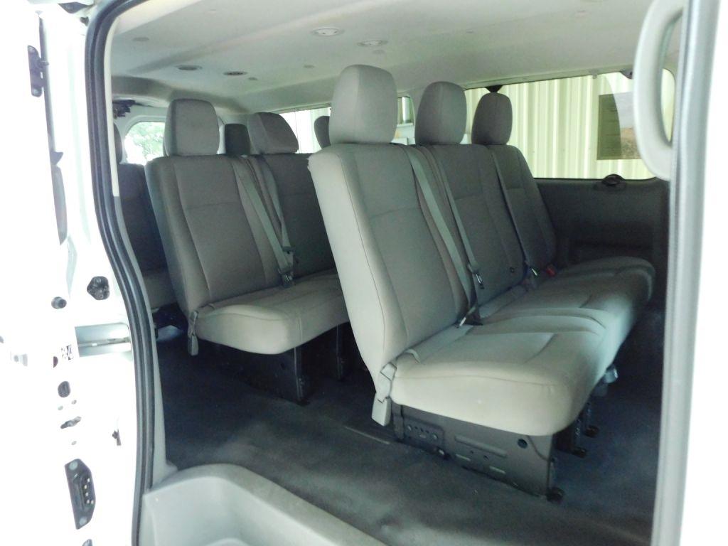 Nissan NV Passenger 3500 S V8 2015