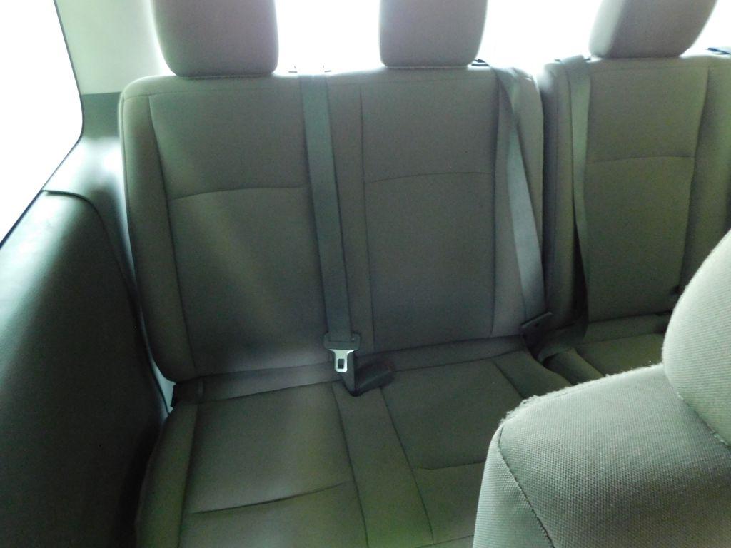 Nissan NV Passenger 3500 S V8 2015
