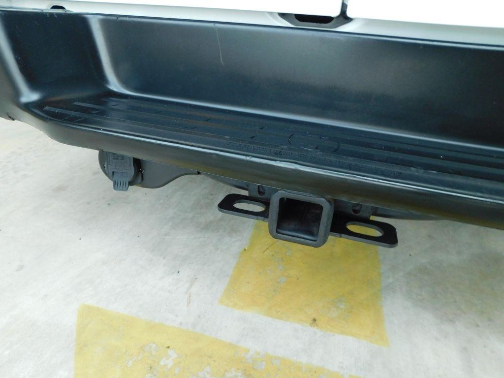 Nissan NV Passenger 3500 S V8 2015
