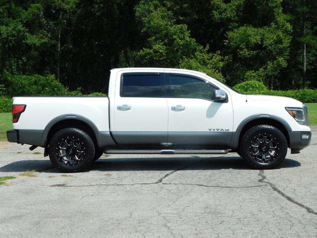 Nissan Titan Platinum Reserve Crew Cab 4WD 2021