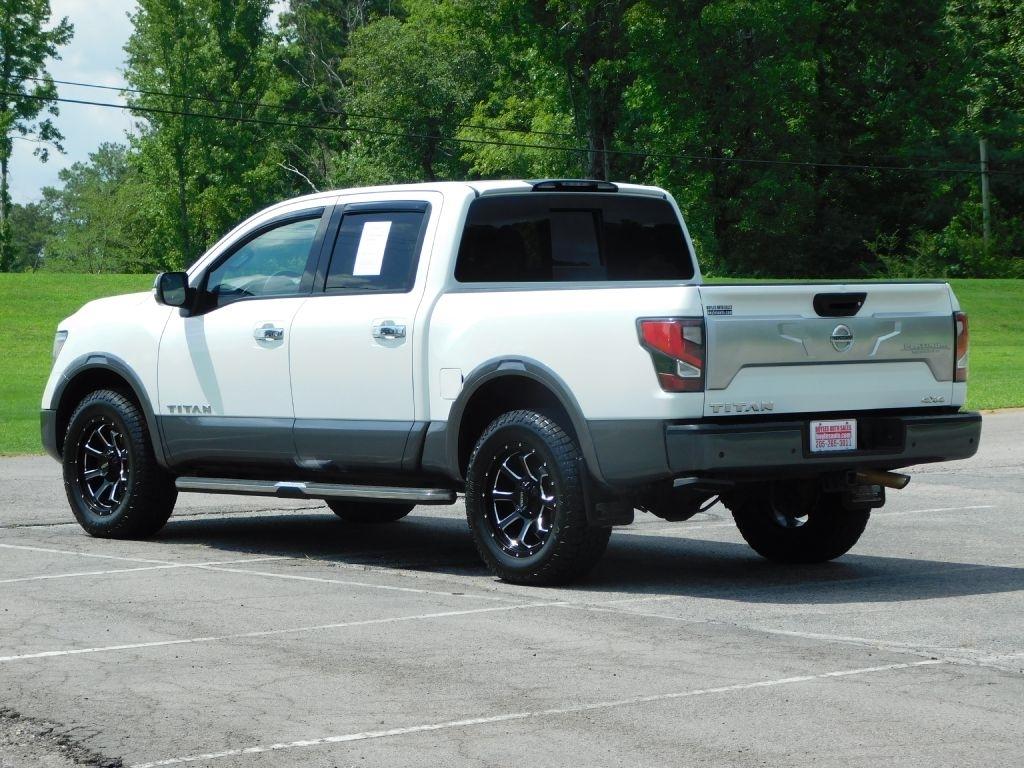 Nissan Titan Platinum Reserve Crew Cab 4WD 2021