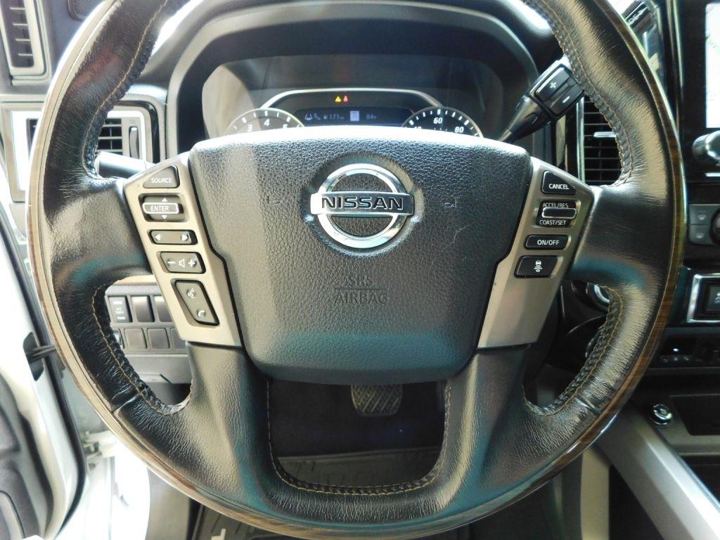 Nissan Titan Platinum Reserve Crew Cab 4WD 2021