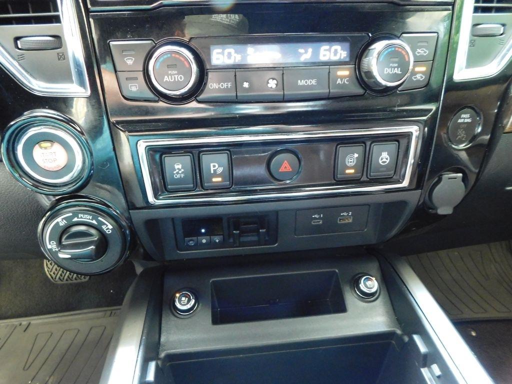 Nissan Titan Platinum Reserve Crew Cab 4WD 2021