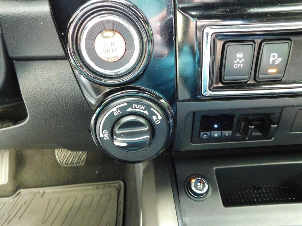 Nissan Titan Platinum Reserve Crew Cab 4WD 2021