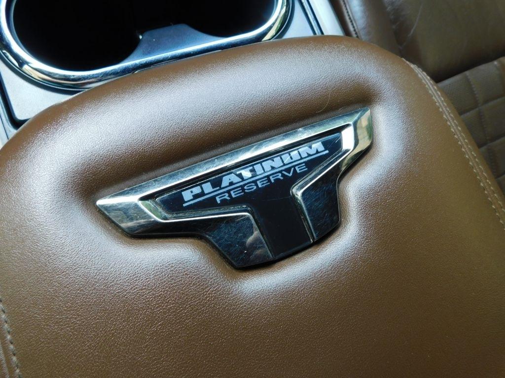 Nissan Titan Platinum Reserve Crew Cab 4WD 2021