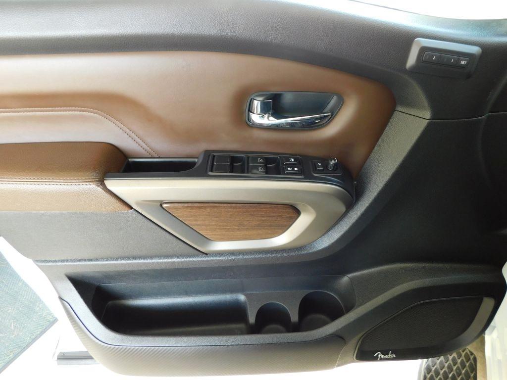 Nissan Titan Platinum Reserve Crew Cab 4WD 2021