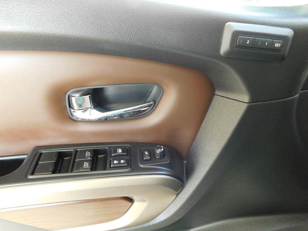 Nissan Titan Platinum Reserve Crew Cab 4WD 2021