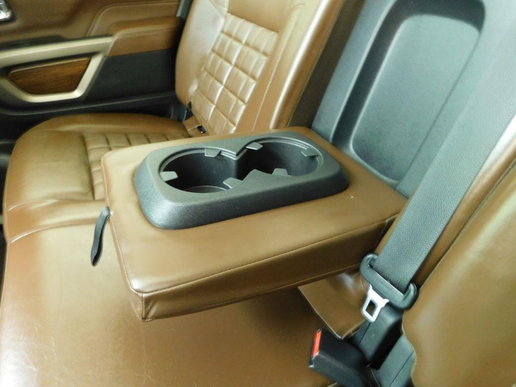 Nissan Titan Platinum Reserve Crew Cab 4WD 2021