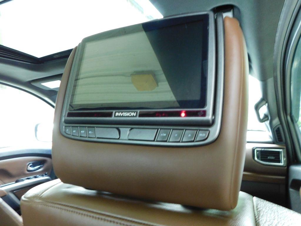 Nissan Titan Platinum Reserve Crew Cab 4WD 2021