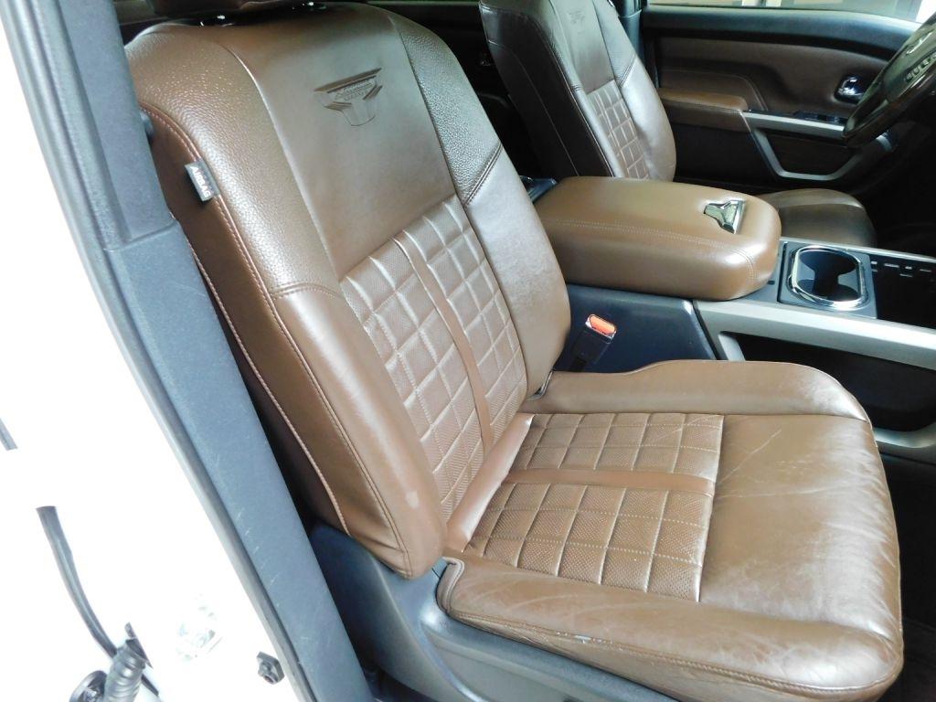 Nissan Titan Platinum Reserve Crew Cab 4WD 2021