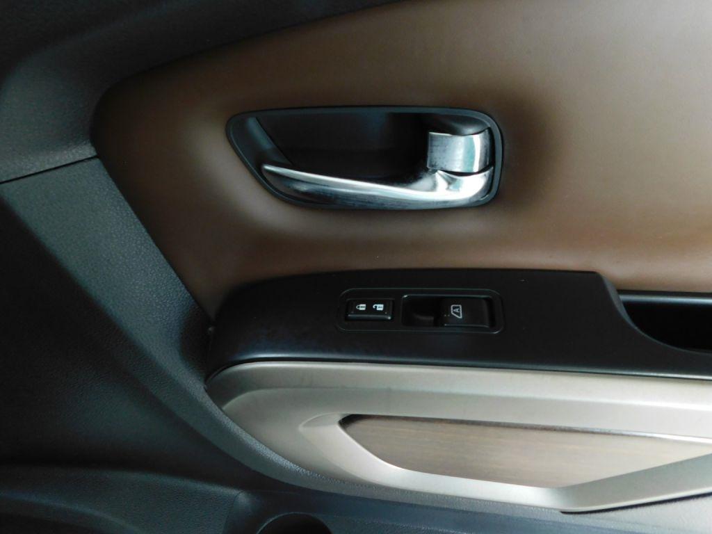 Nissan Titan Platinum Reserve Crew Cab 4WD 2021