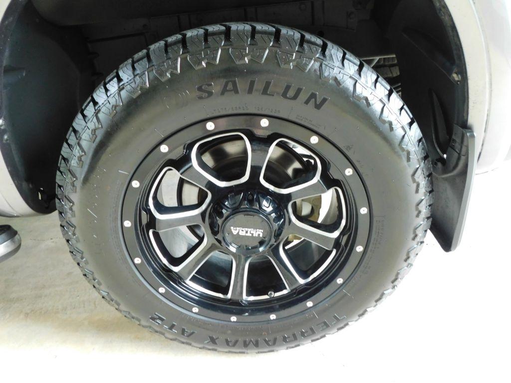 Nissan Titan Platinum Reserve Crew Cab 4WD 2021