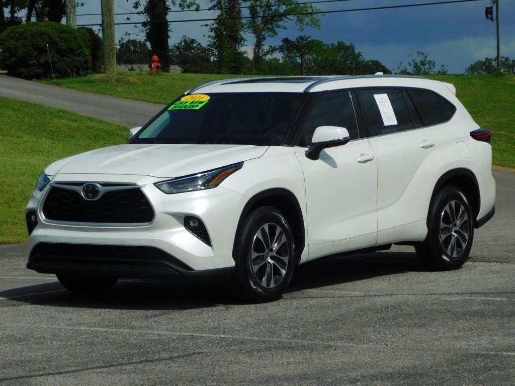 Toyota Highlander XLE FWD V6 2021