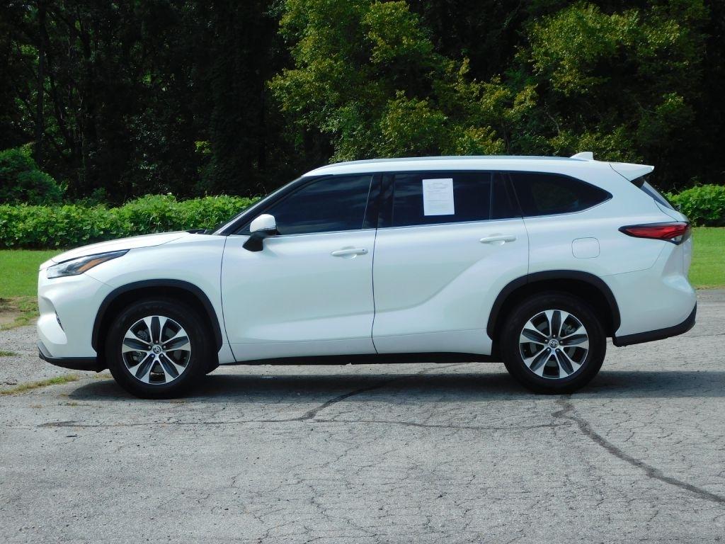 Toyota Highlander XLE FWD V6 2021