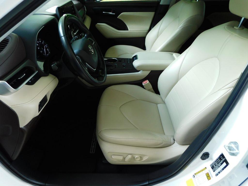 Toyota Highlander XLE FWD V6 2021