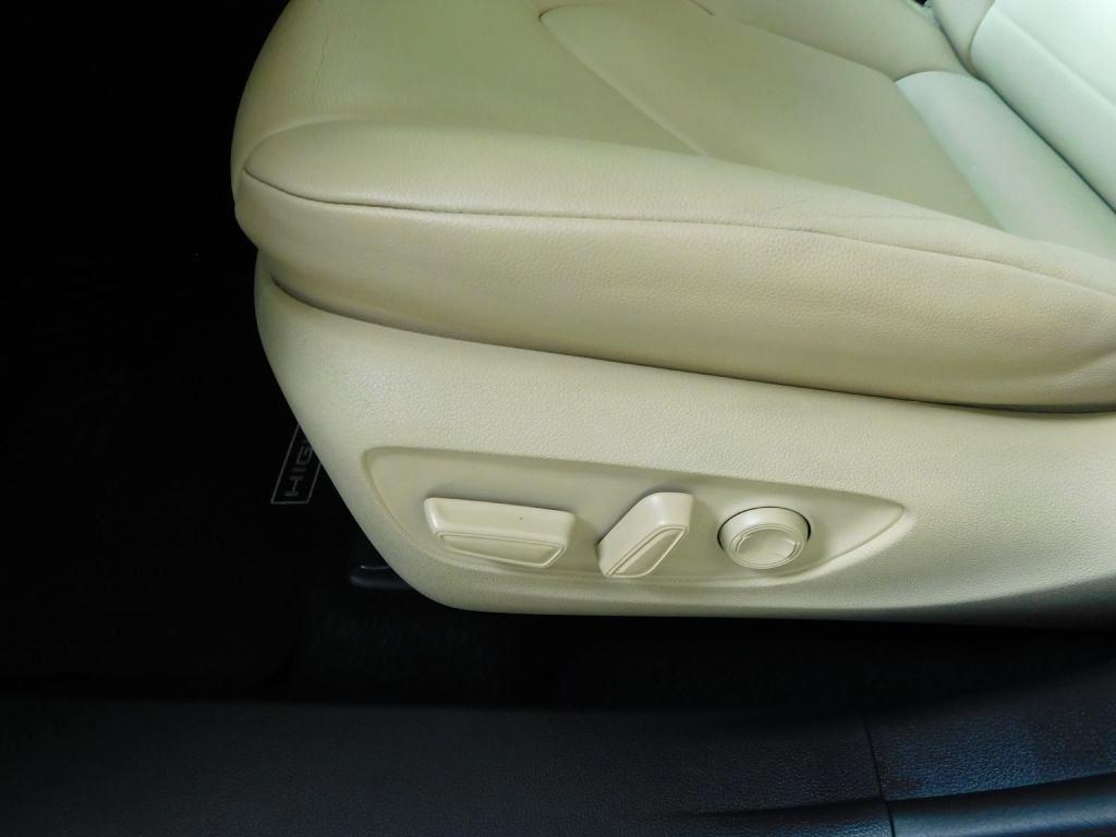 Toyota Highlander XLE FWD V6 2021