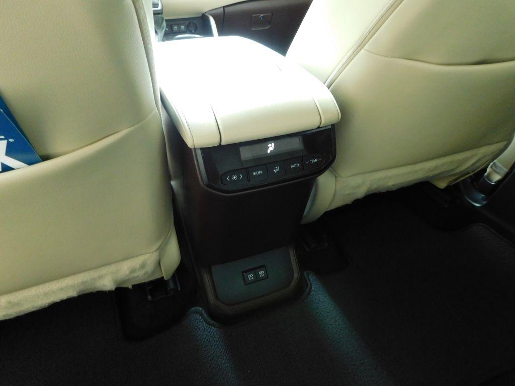 Toyota Highlander XLE FWD V6 2021