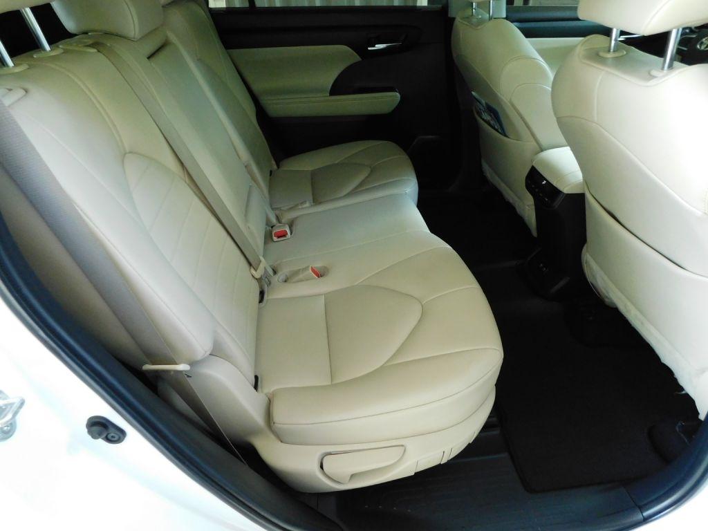 Toyota Highlander XLE FWD V6 2021