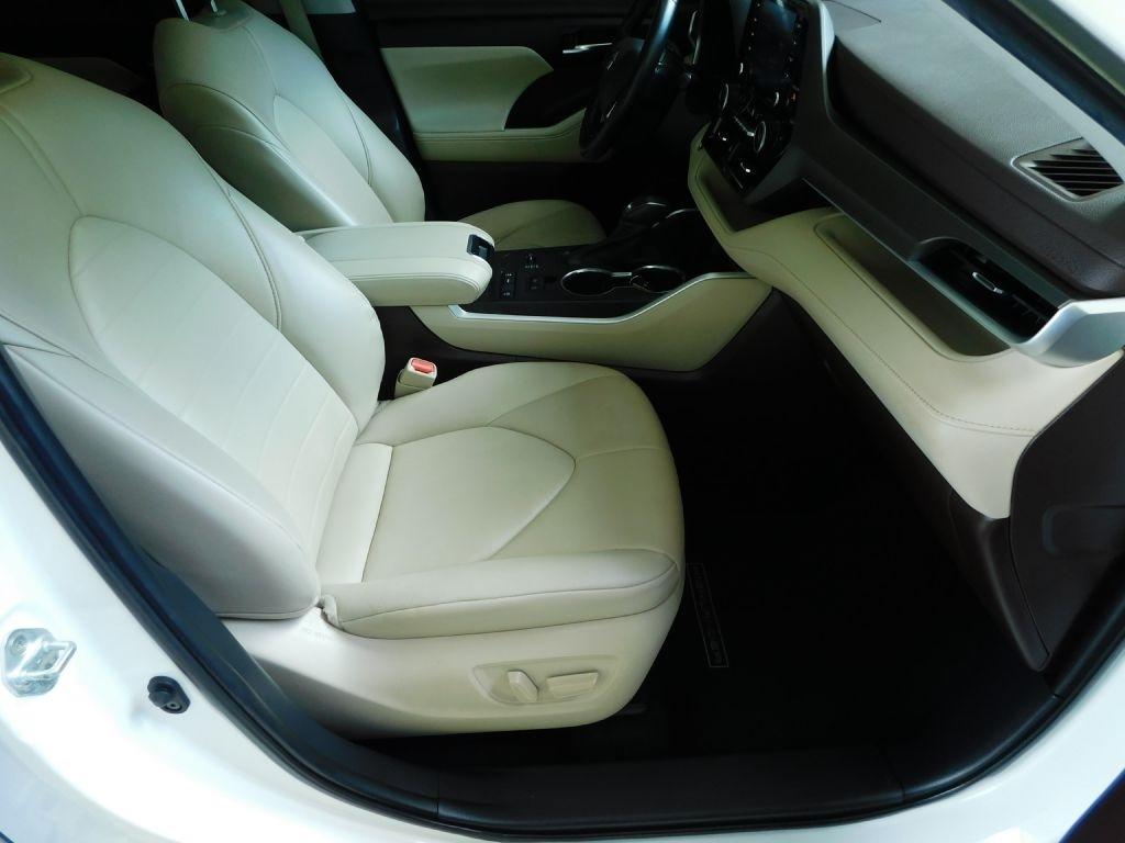 Toyota Highlander XLE FWD V6 2021