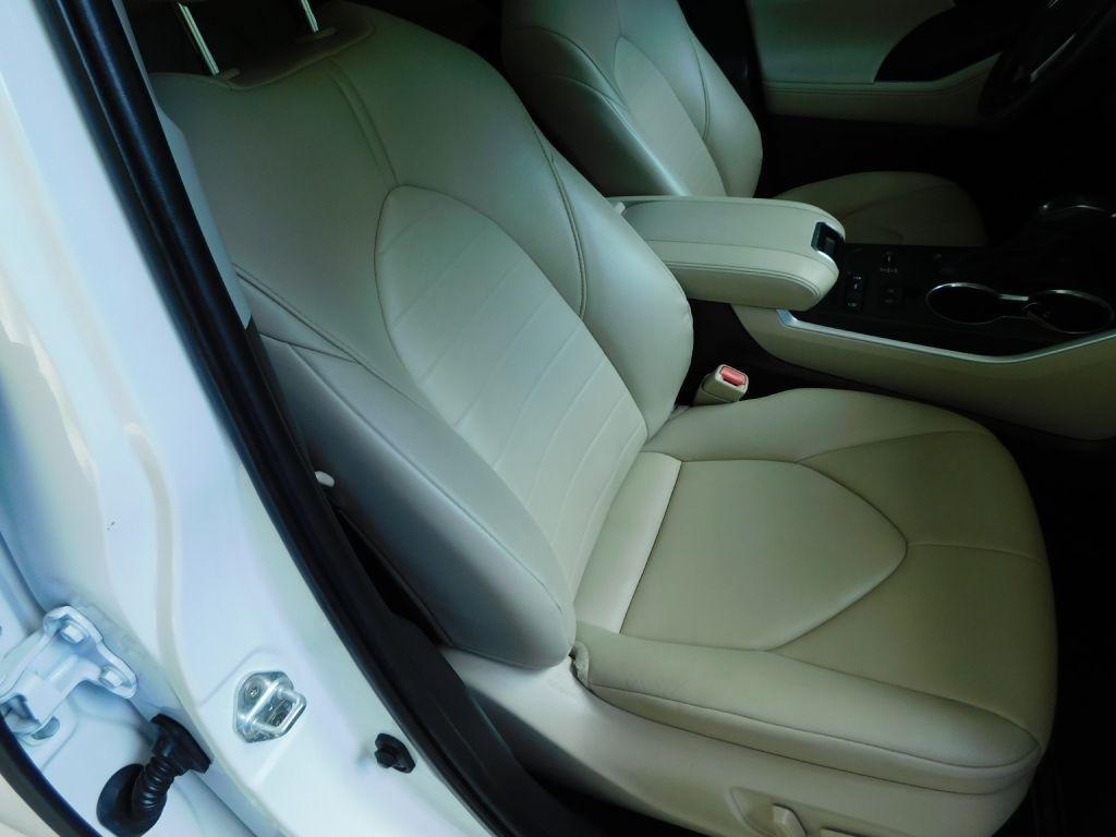 Toyota Highlander XLE FWD V6 2021