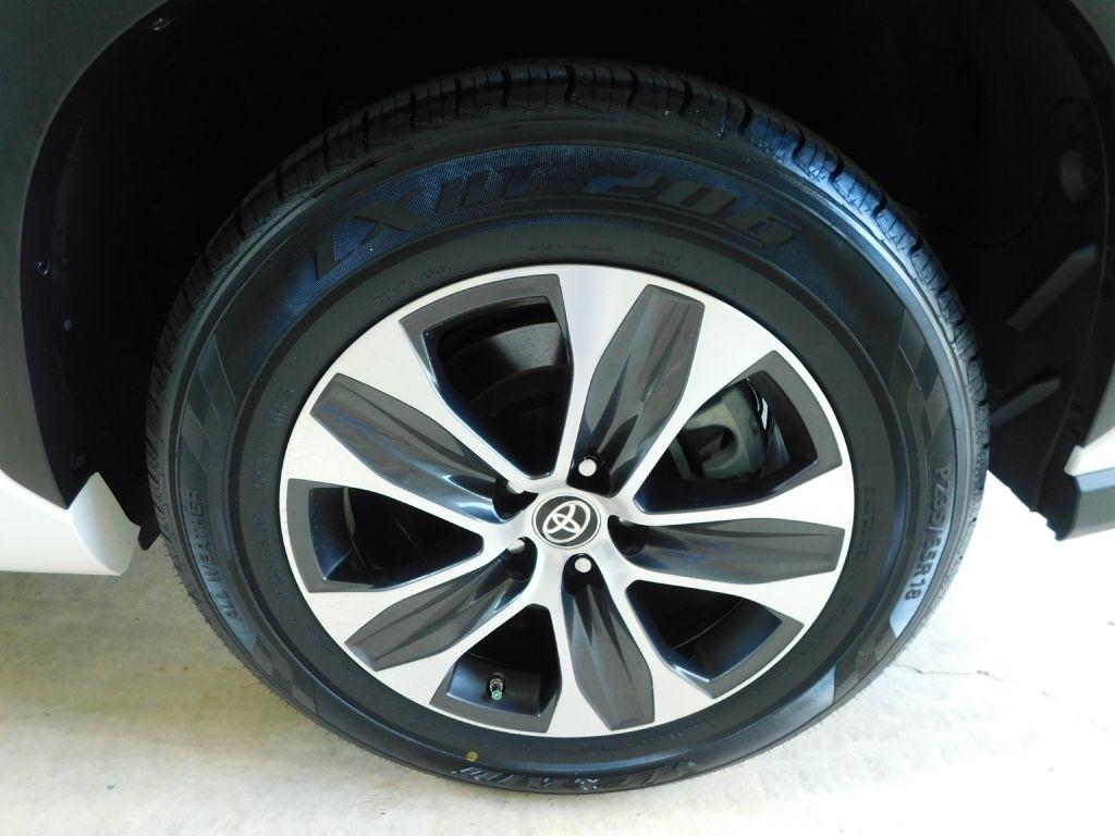 Toyota Highlander XLE FWD V6 2021