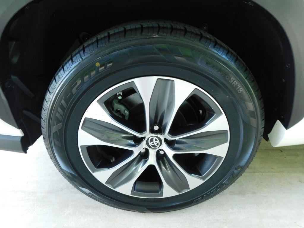 Toyota Highlander XLE FWD V6 2021