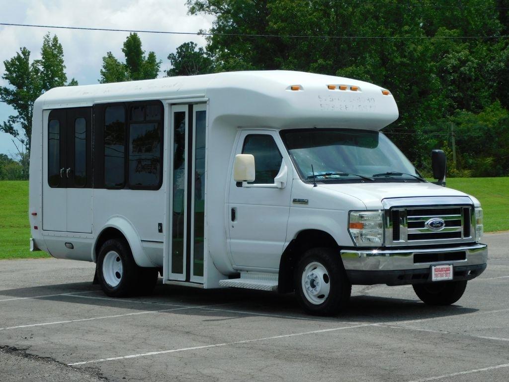 Ford Econoline E-350 Super Duty 2014