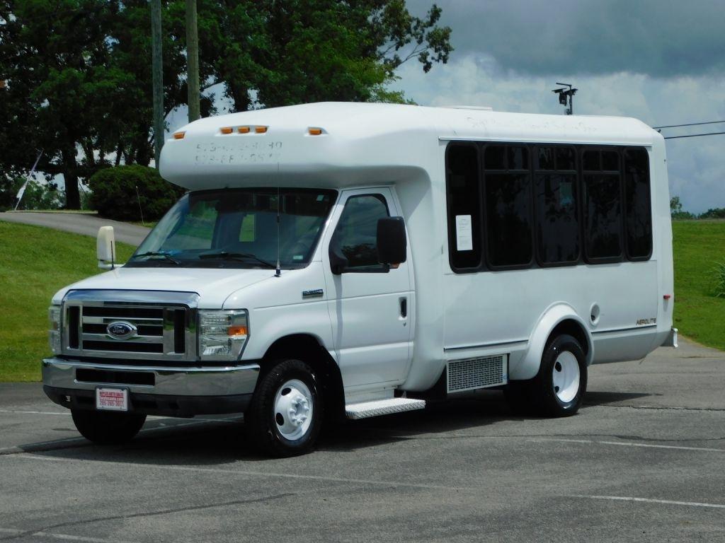 Ford Econoline E-350 Super Duty 2014