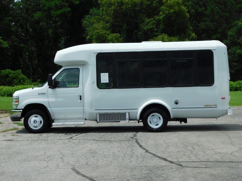Ford Econoline E-350 Super Duty 2014