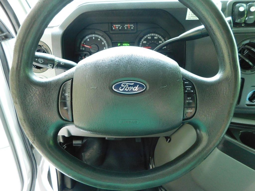 Ford Econoline E-350 Super Duty 2014