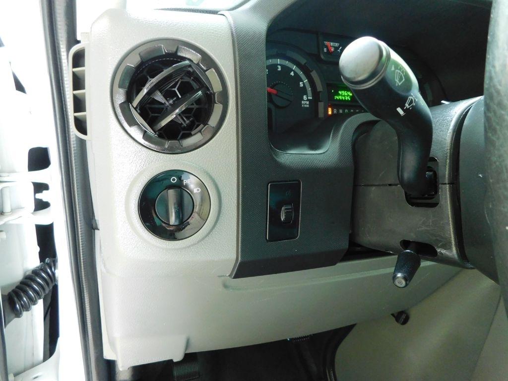 Ford Econoline E-350 Super Duty 2014