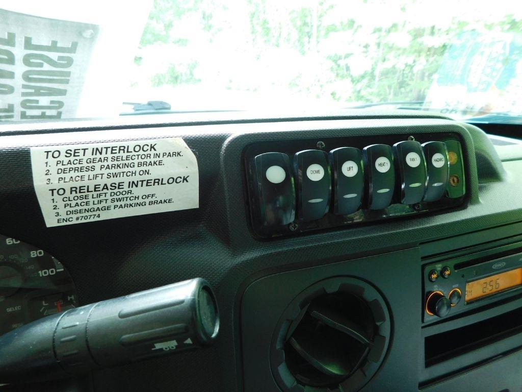 Ford Econoline E-350 Super Duty 2014