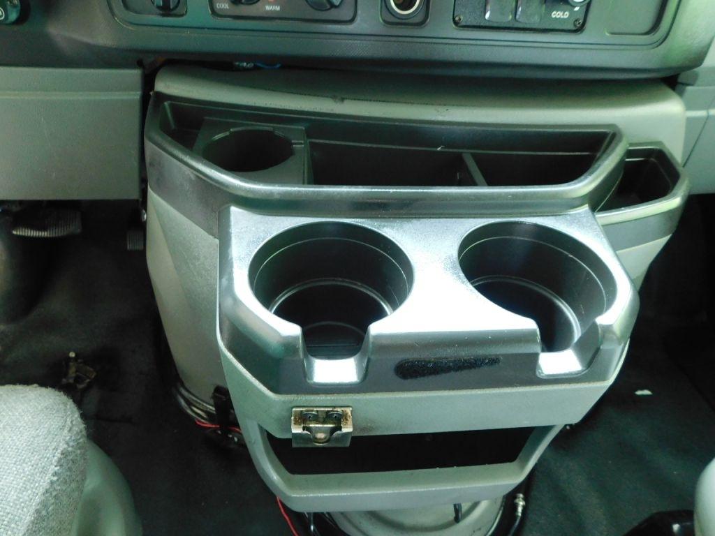 Ford Econoline E-350 Super Duty 2014