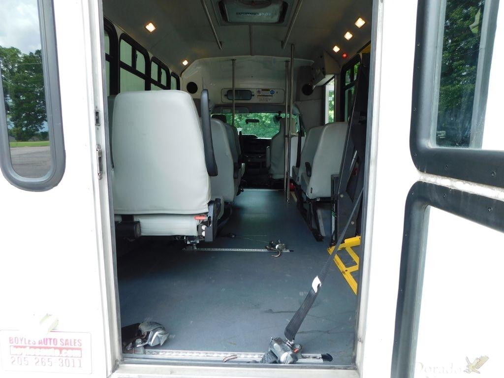 Ford Econoline E-350 Super Duty 2014