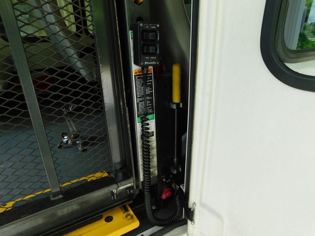 Ford Econoline E-350 Super Duty 2014