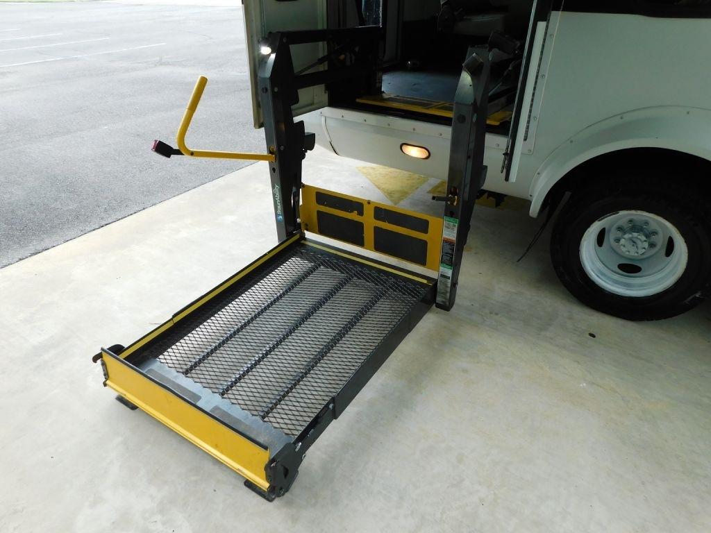 Ford Econoline E-350 Super Duty 2014