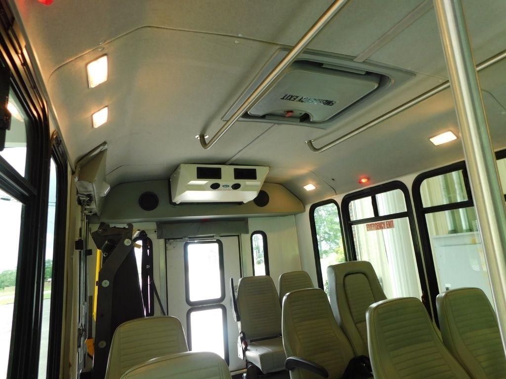 Ford Econoline E-350 Super Duty 2014