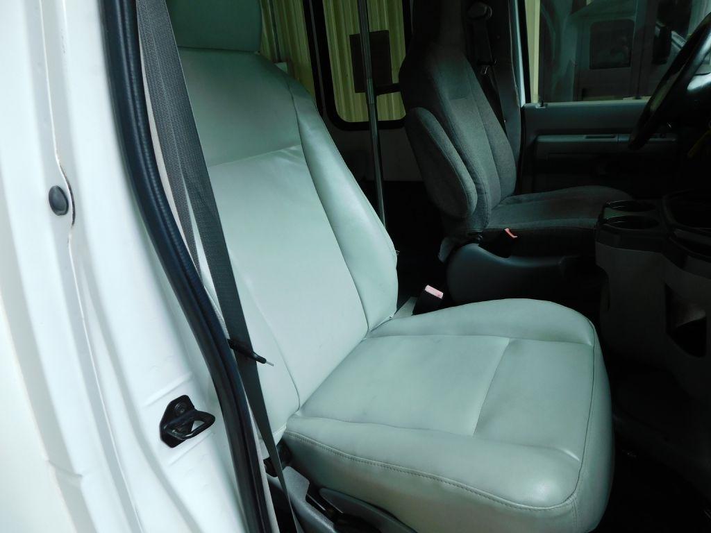 Ford Econoline E-350 Super Duty 2014