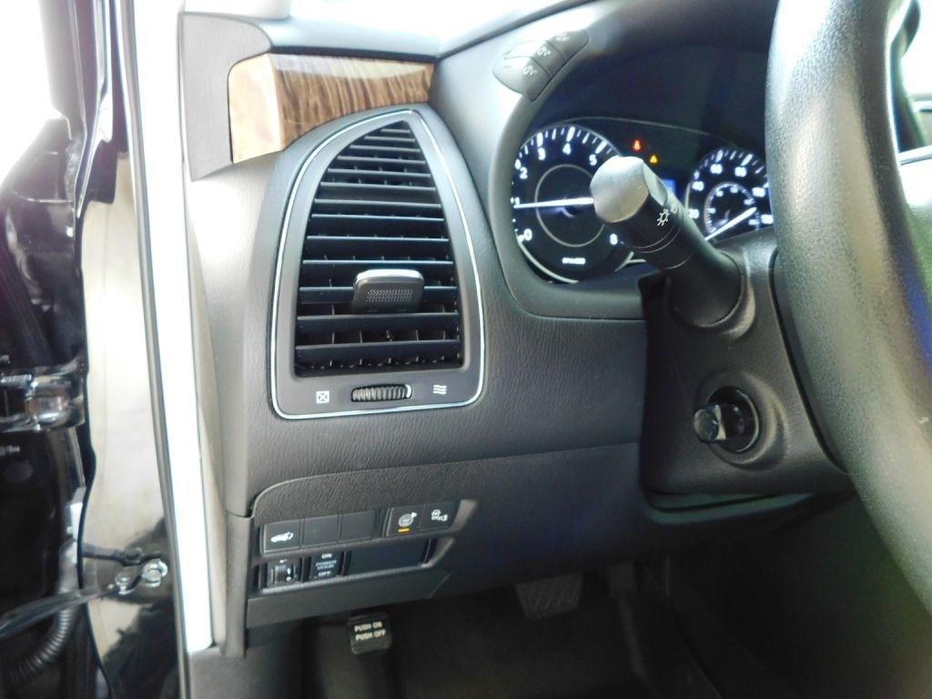 Nissan Armada Platinum 2WD 2017