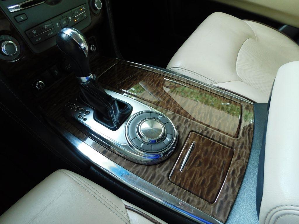 Nissan Armada Platinum 2WD 2017