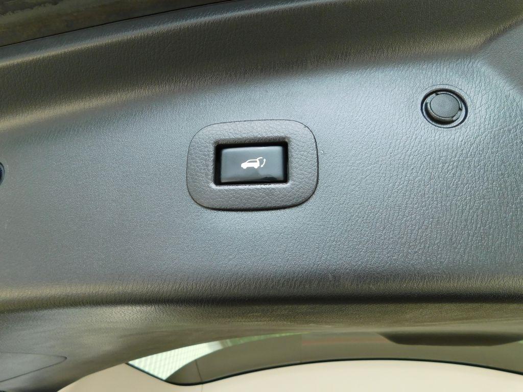Nissan Armada Platinum 2WD 2017