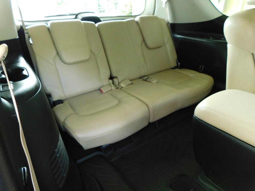 Nissan Armada Platinum 2WD 2017