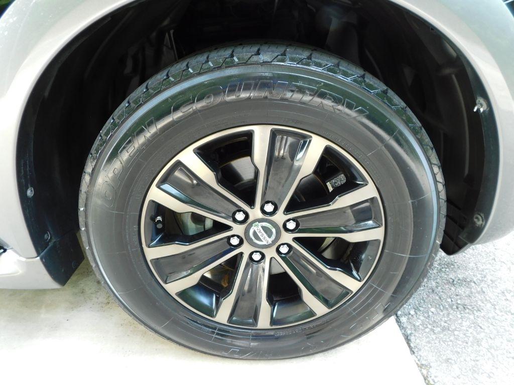 Nissan Armada Platinum 2WD 2017